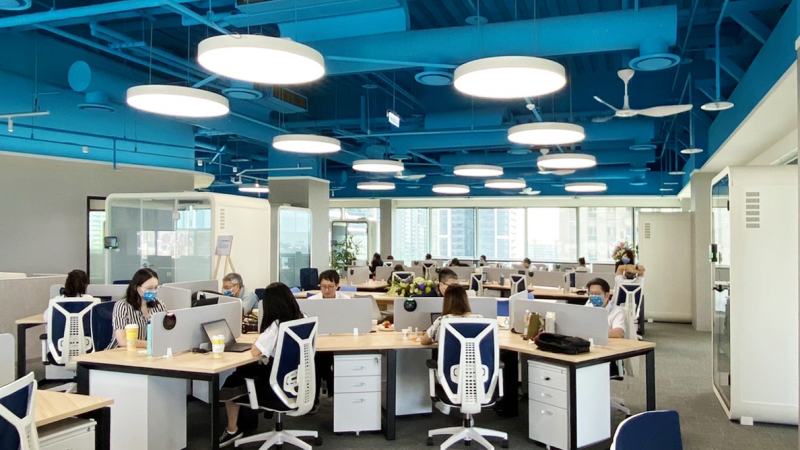 透過高雄據點的「AUO解決方案研發中心」建置，期強化南部人才的延攬及培育